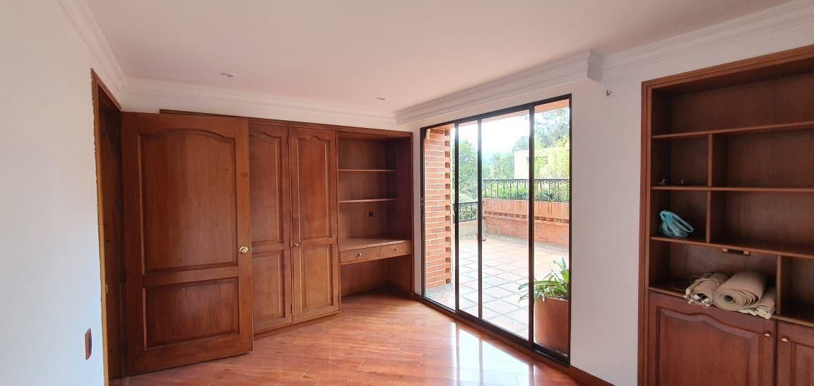 Apartamento en venta Cundinamarca Bogotá Santa Ana Oriental 224 m2 Habitaciones 3 Baños 3 Garajes 3 Precio $2300000000