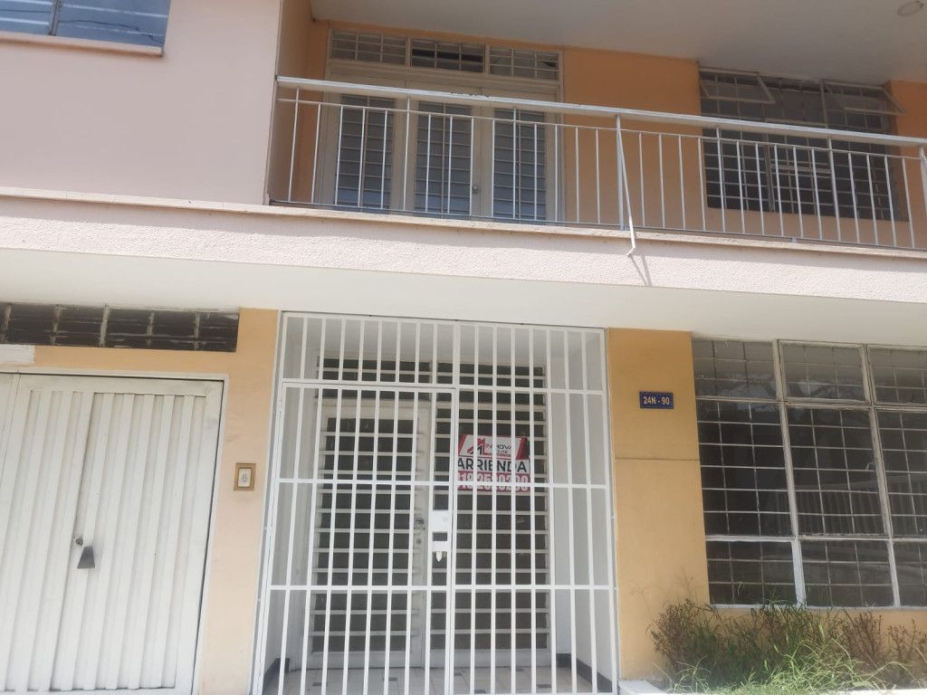 Casa en arriendo Valle Del Cauca Cali Urbanización La Flora 250 m2 Habitaciones 5 Baños 4 Garajes 0 Precio $3600000