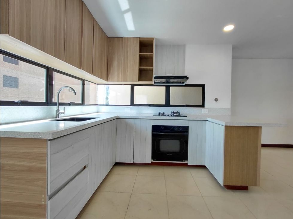Apartamento en arriendo Antioquia Medellín Alejandria 138 m2 Habitaciones 4 Baños 5 Garajes 2 Precio $7000000