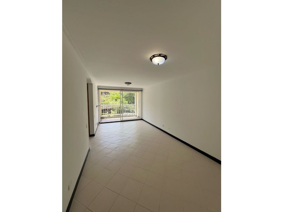 Apartamento en arriendo Antioquia Medellín Altamira 65 m2 Habitaciones 2 Baños 2 Garajes 1 Precio $2600000