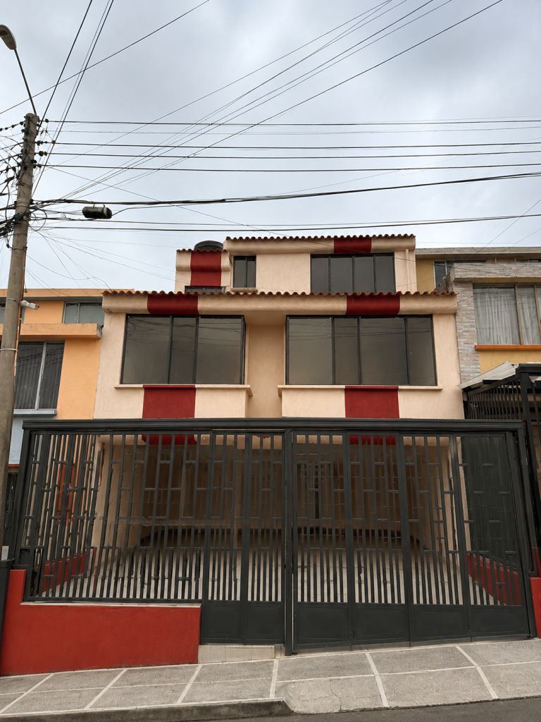 Casa en venta Cundinamarca Zipaquirá Br Potosi Ii 223 m2 Habitaciones 6 Baños 3 Garajes 0 Precio $620000000