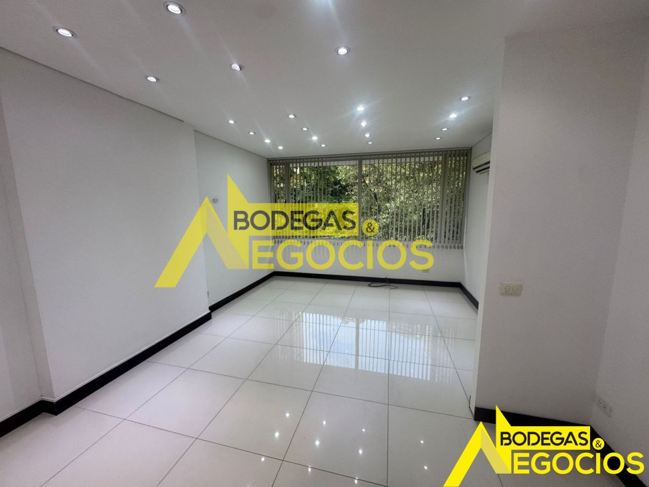 Oficina en arriendo Antioquia Medellín Calle Nueva 50 m2 Habitaciones 0 Baños 1 Garajes 1 Precio $4200000