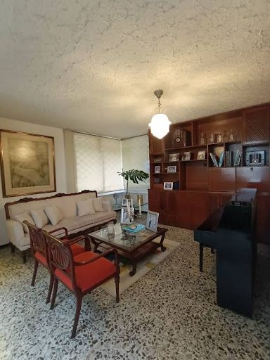 Casa en arriendo Valle Del Cauca Cali Urbanización Ciudad Jardín 496 m2 Habitaciones 5 Baños 4 Garajes 2 Precio $12600000