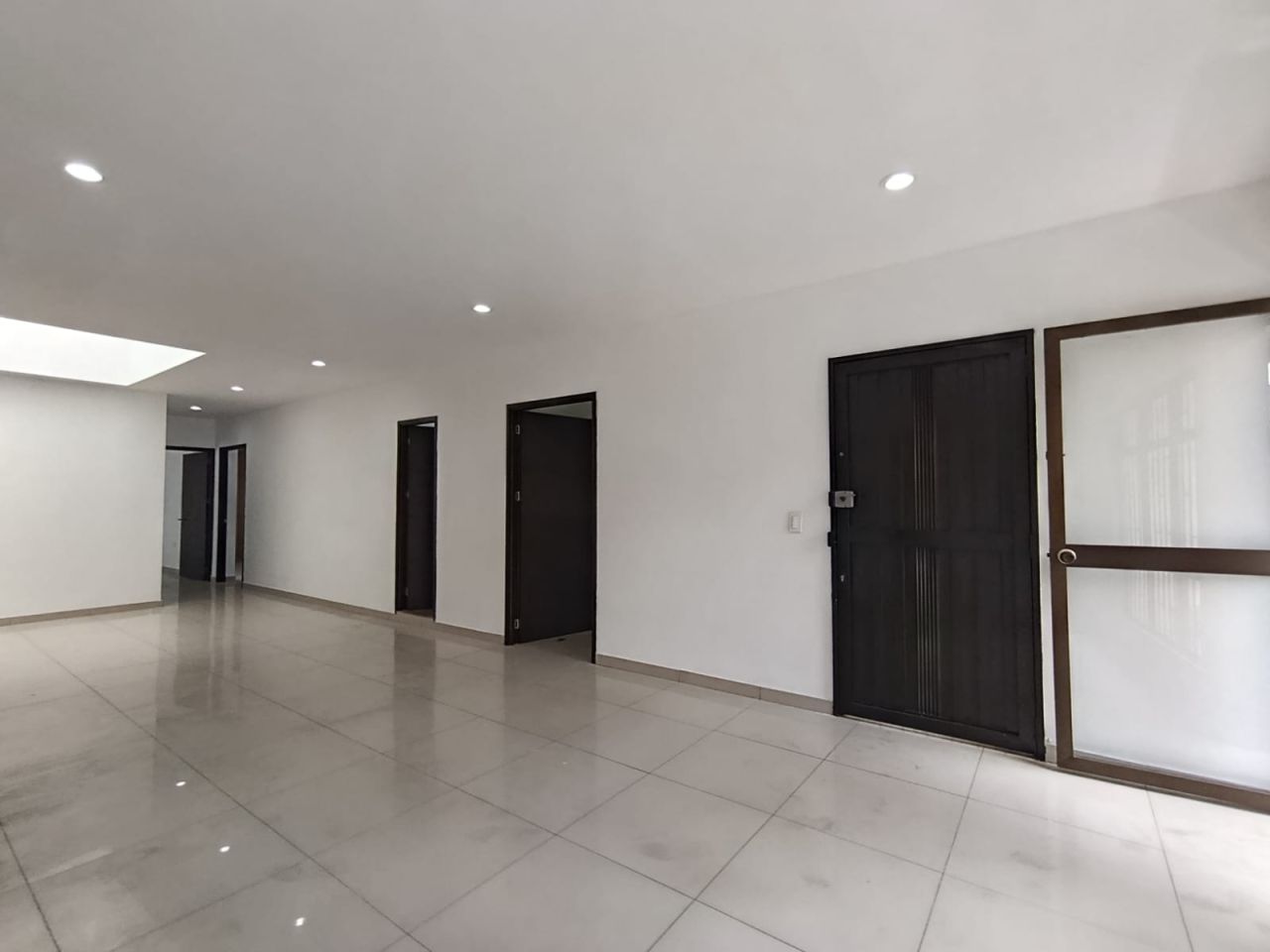 Oficina en arriendo Antioquia Medellín San Joaquin 170 m2 Habitaciones 0 Baños 3 Garajes 0 Precio $6000000