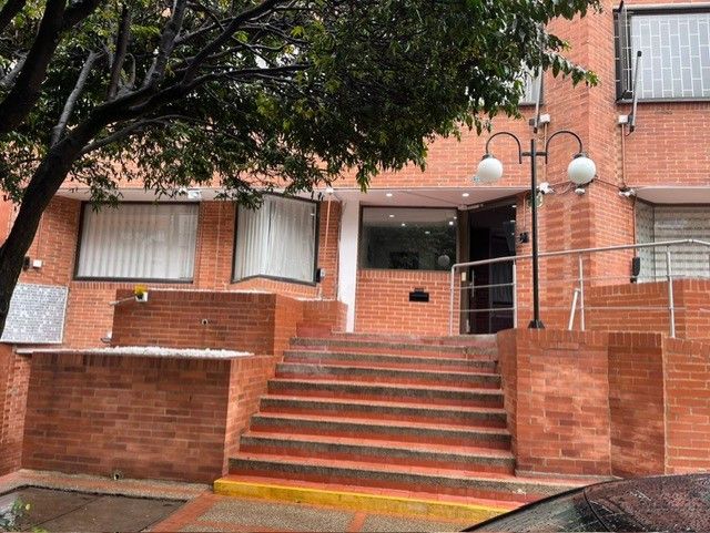 Apartamento en arriendo Cundinamarca Bogotá Santa Barbara Central 75 m2 Habitaciones 2 Baños 3 Garajes 1 Precio $3800000