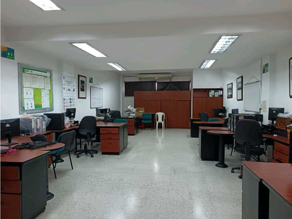 Oficina en arriendo o venta Valle Del Cauca Cali El Lido 68 m2 Habitaciones 0 Baños 1 Garajes 0 Precio venta $225000000 Precio arriendo $2842800