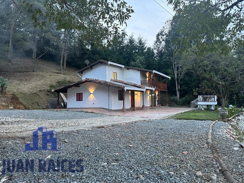 Casa en arriendo Antioquia Medellín Santa Rosa De Lima 250 m2 Habitaciones 3 Baños 2 Garajes 0 Precio $5200000