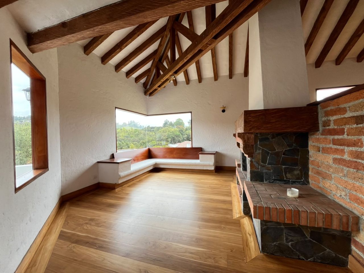 Casa en arriendo Antioquia Envigado Asd 300 m2 Habitaciones 4 Baños 4 Garajes 3 Precio $13200000