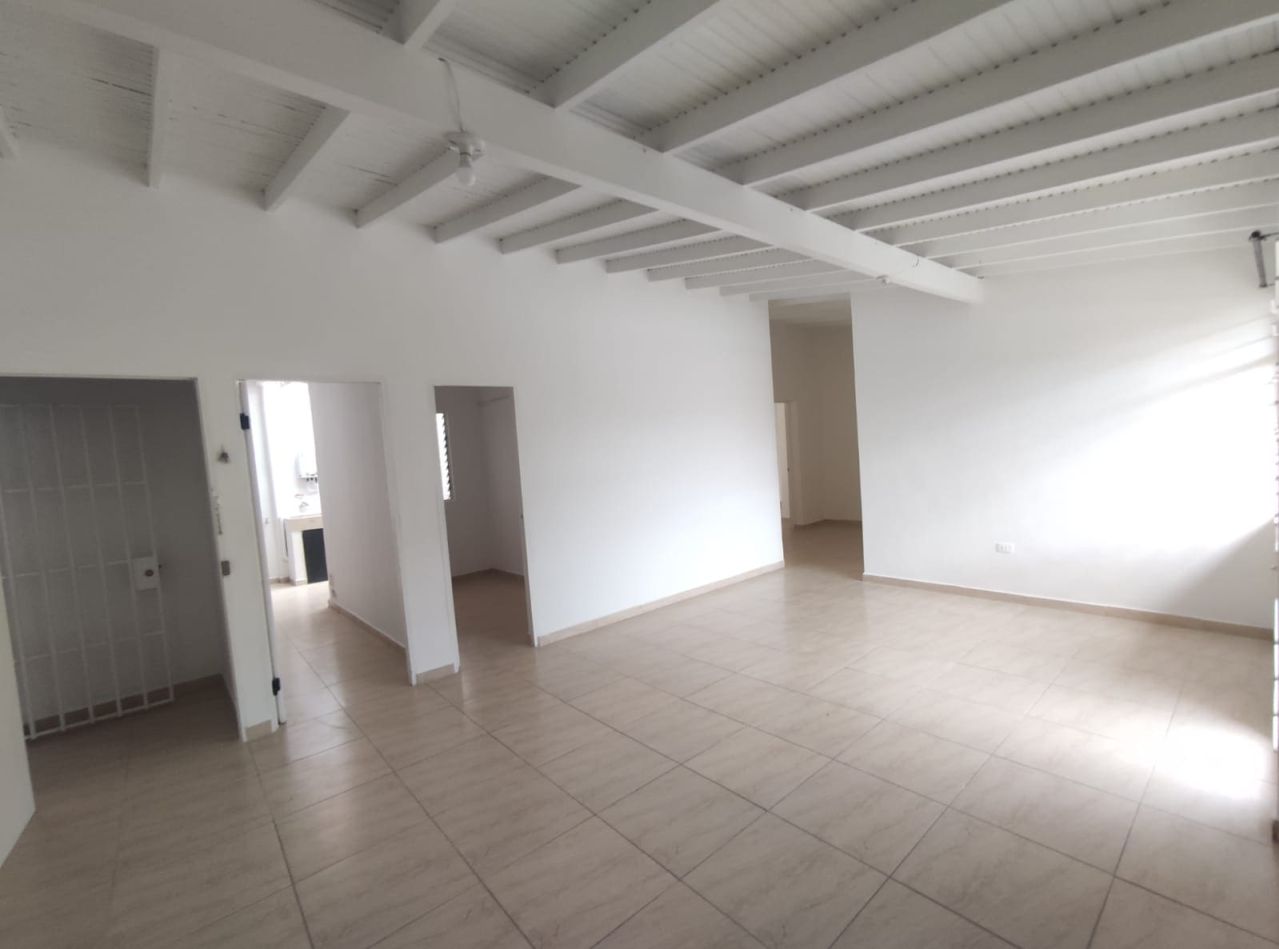 Casa en arriendo Antioquia Medellín Las Acacias 98 m2 Habitaciones 3 Baños 2 Garajes 0 Precio $2700000