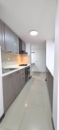 Apartamento en venta Antioquia Medellín Loma De Los Bernal 99 m2 Habitaciones 4 Baños 2 Garajes 2 Precio $780000000