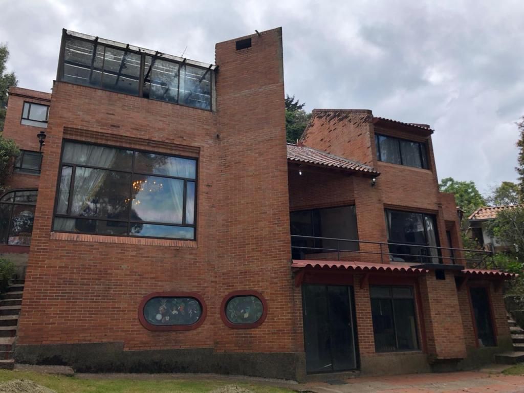 Casa en venta Cundinamarca Bogotá Plenitud 840 m2 Habitaciones 5 Baños 5 Garajes 3 Precio $1800000000