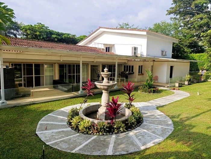 Casa en venta Valle Del Cauca Yumbo Yumbo 700 m2 Habitaciones 5 Baños 6 Garajes 12 Precio $3900000000