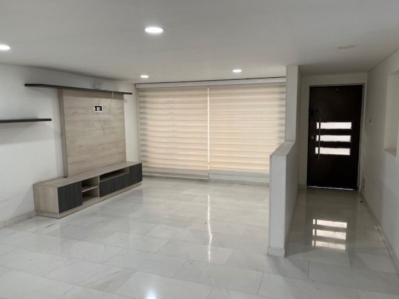 Casa en venta Cundinamarca Bogotá Nicolas De Federman 410 m2 Habitaciones 4 Baños 6 Garajes 3 Precio $2000000000