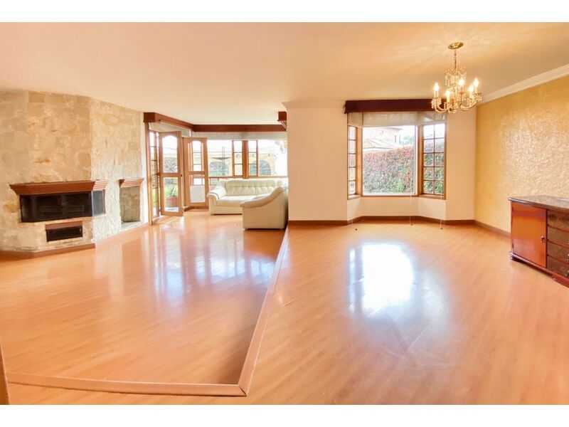Casa en venta Cundinamarca Bogotá San José De Bavaria 220 m2 Habitaciones 4 Baños 6 Garajes 4 Precio $1600000000