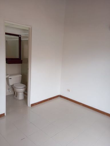 Casa en arriendo Antioquia Rionegro San Antonio 132 m2 Habitaciones 5 Baños 3 Garajes 2 Precio $4000000