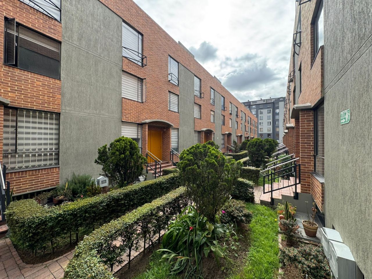 Casa en arriendo Cundinamarca Bogotá El Tintal Asd 95 m2 Habitaciones 4 Baños 2 Garajes 1 Precio $3200000