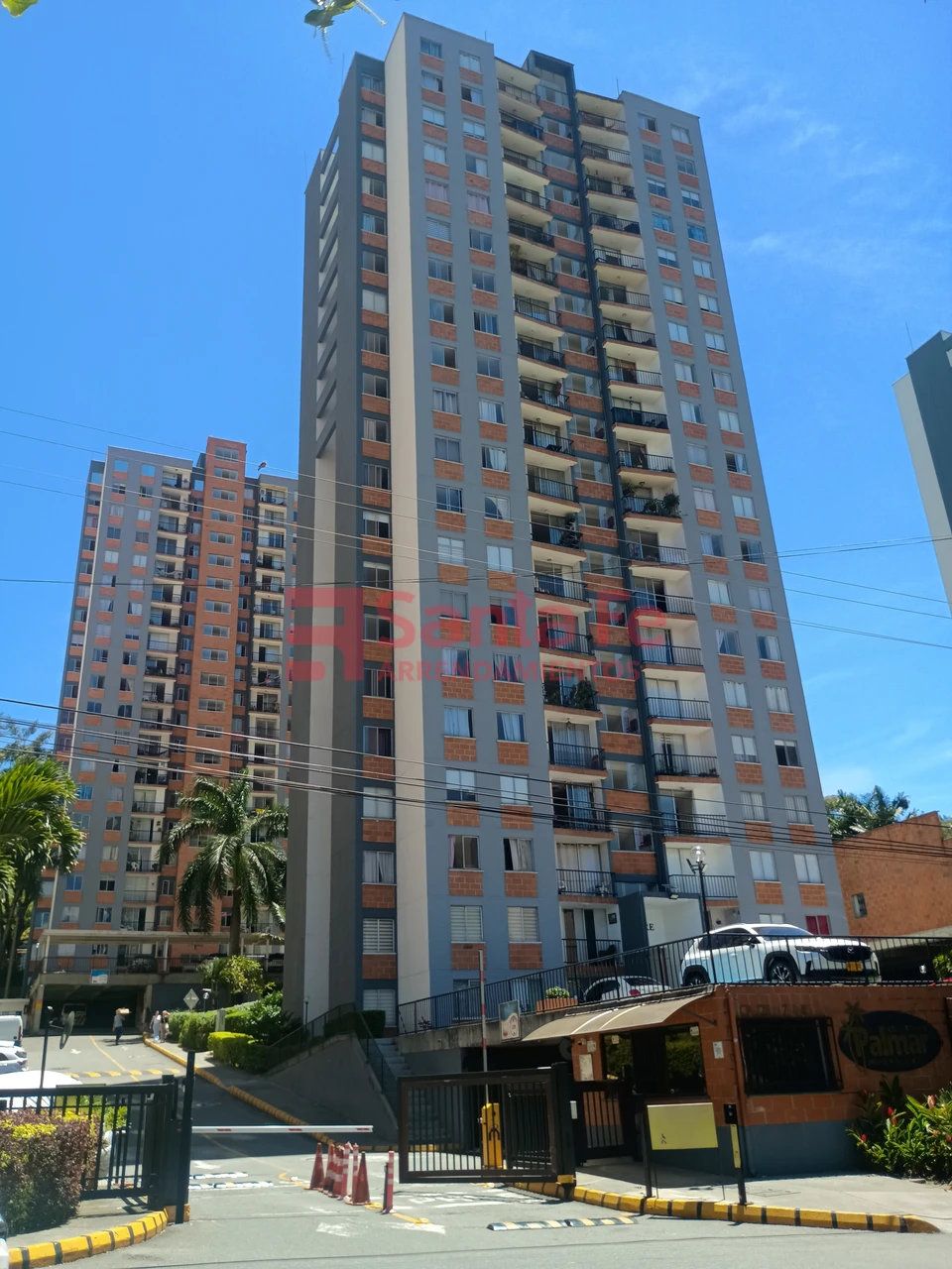 Apartamento en arriendo Antioquia Medellín Altamira 75 m2 Habitaciones 3 Baños 2 Garajes 1 Precio $2300000