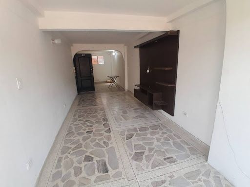 Apartamento en arriendo Antioquia Medellín Los Alpes 80 m2 Habitaciones 3 Baños 2 Garajes 0 Precio $2800000