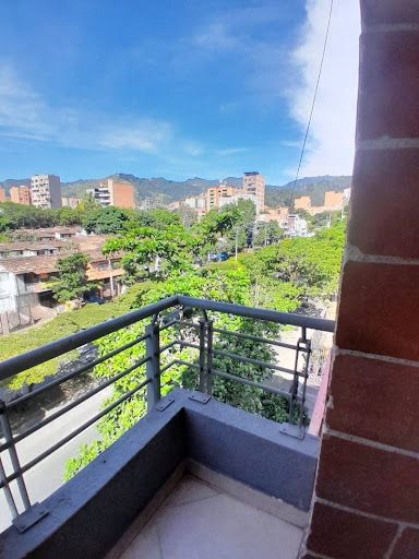 Apartaestudio en arriendo Antioquia Medellín Belen 35 m2 Habitaciones 1 Baños 1 Garajes 0 Precio $1800000