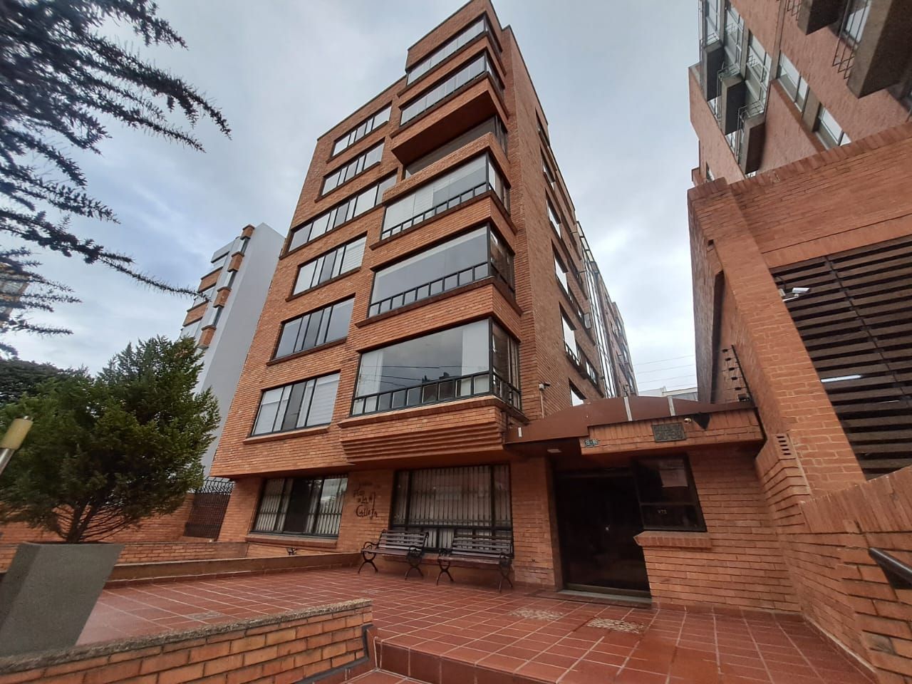 Apartamento en arriendo Cundinamarca Bogotá Ub Santa Coloma 90 m2 Habitaciones 3 Baños 2 Garajes 1 Precio $3820000