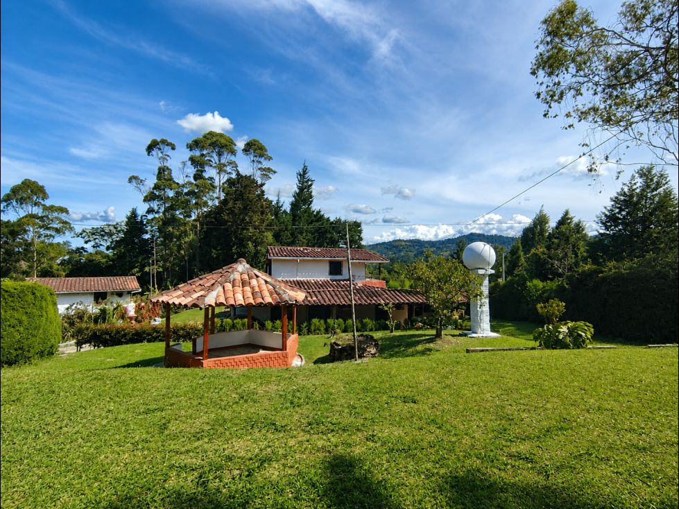 Casa Campestre en arriendo Antioquia Guarne Guarne 3000 m2 Habitaciones 4 Baños 2 Garajes 2 Precio $4500000