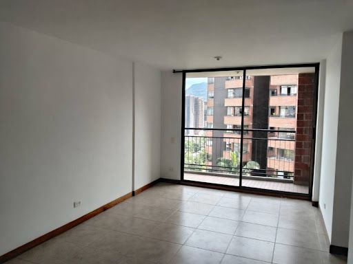 Apartamento en arriendo Antioquia Medellín Castropol 86 m2 Habitaciones 3 Baños 3 Garajes 2 Precio $3600000
