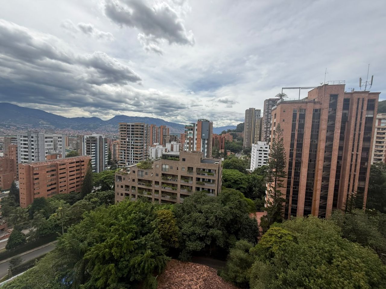 Apartamento en arriendo Antioquia Medellín La Linde 60 m2 Habitaciones 2 Baños 2 Garajes 1 Precio $4000000