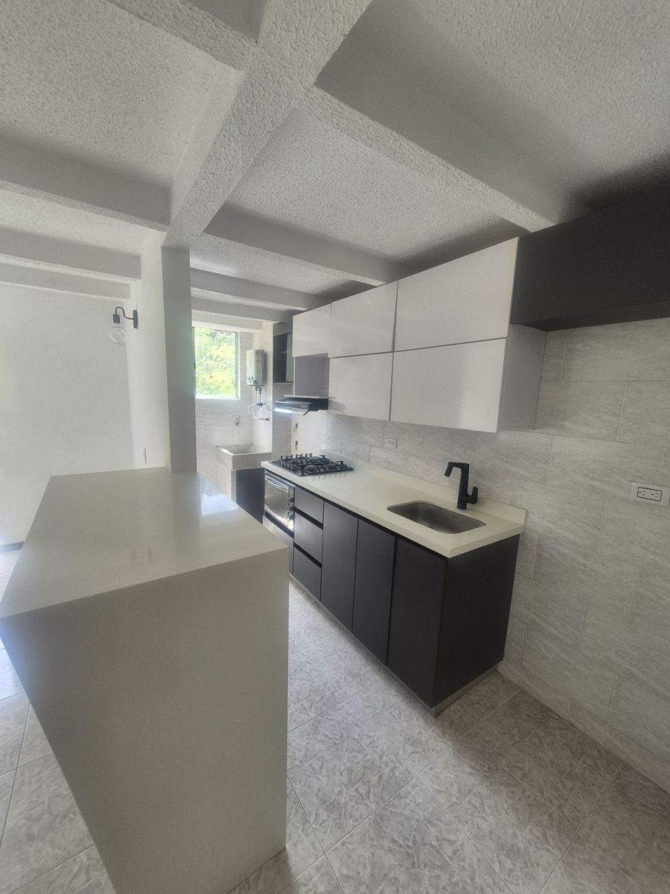 Apartamento en arriendo Antioquia Medellín La Hondonada 65 m2 Habitaciones 3 Baños 2 Garajes 1 Precio $2300000