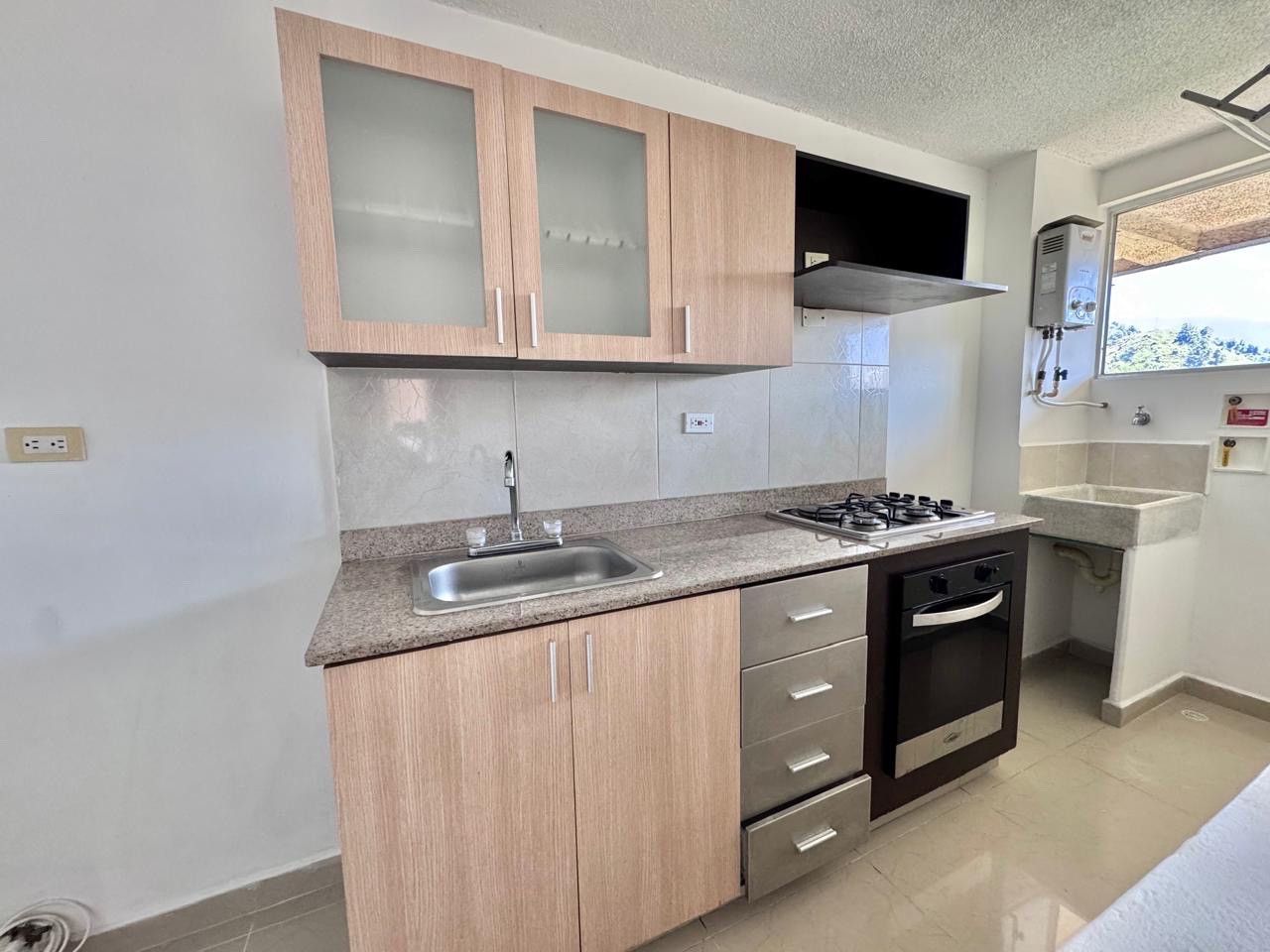 Apartamento en arriendo Antioquia Medellín Loma De Los Bernal 75 m2 Habitaciones 3 Baños 2 Garajes 0 Precio $2900000