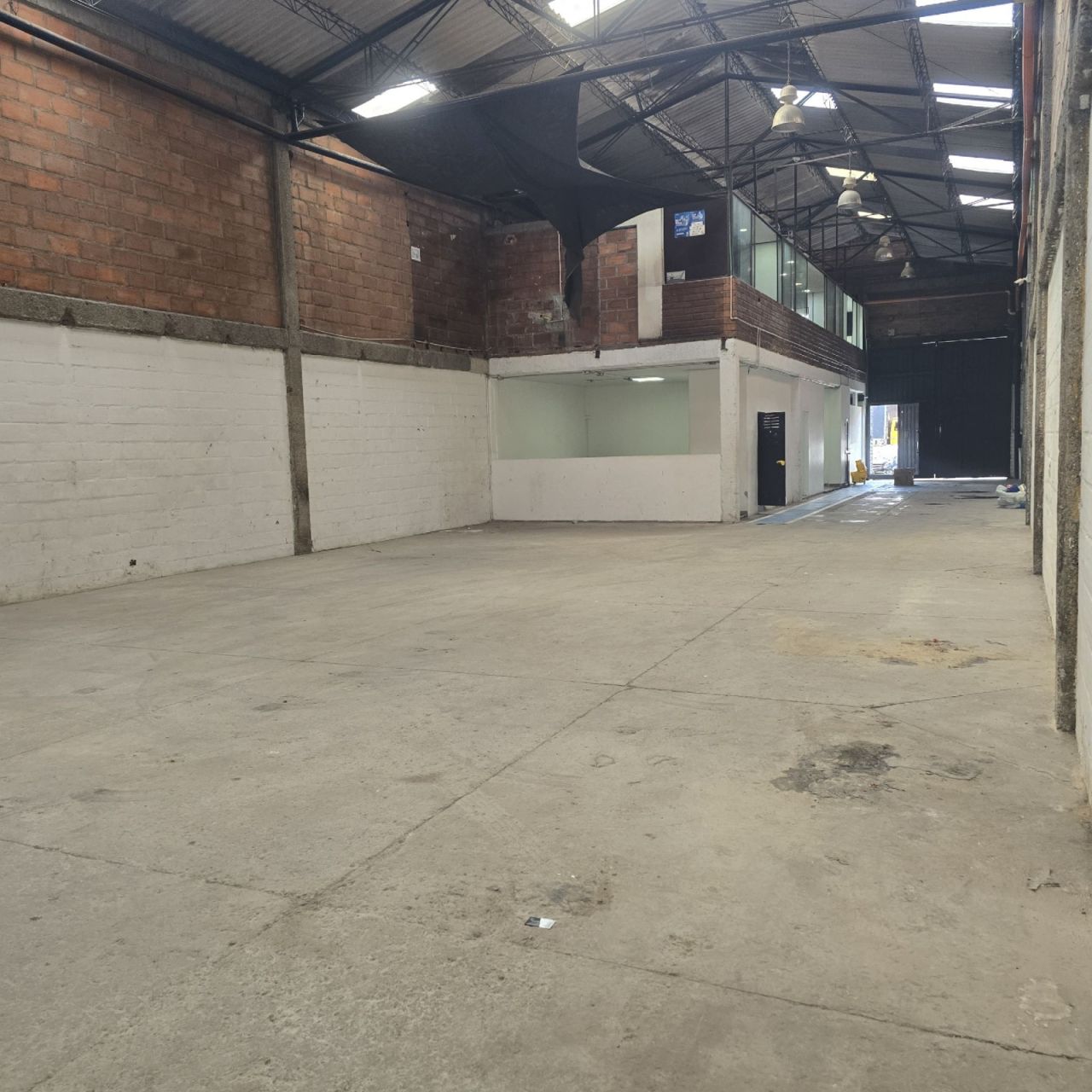 Bodega en arriendo Antioquia Medellín El Chagualo 500 m2 Habitaciones 0 Baños 5 Garajes 9 Precio $41500000