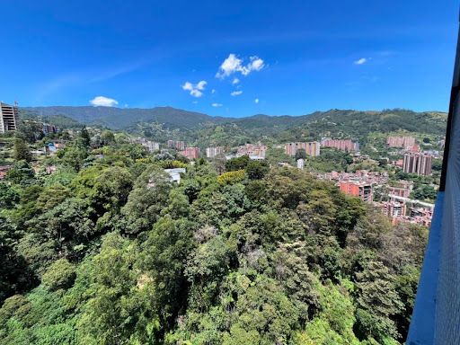 Apartamento en arriendo Antioquia Envigado Loma De Las Brujas 140 m2 Habitaciones 3 Baños 4 Garajes 1 Precio $7500000