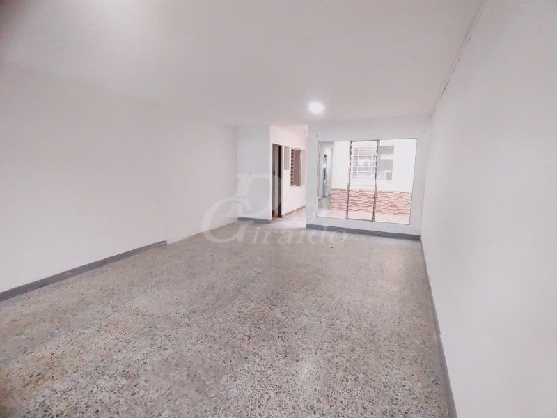Casa en arriendo Antioquia Medellín Los Angeles 220 m2 Habitaciones 5 Baños 2 Garajes 0 Precio $3600000