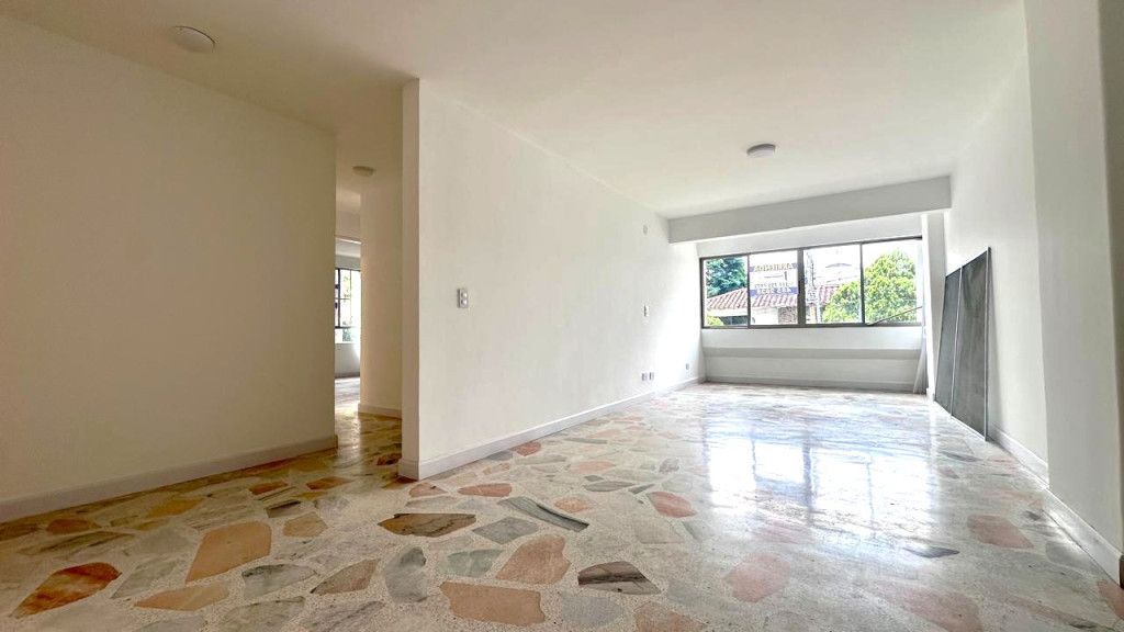 Apartamento en arriendo Valle Del Cauca Cali El Ingenio 130 m2 Habitaciones 3 Baños 3 Garajes 2 Precio $2850000