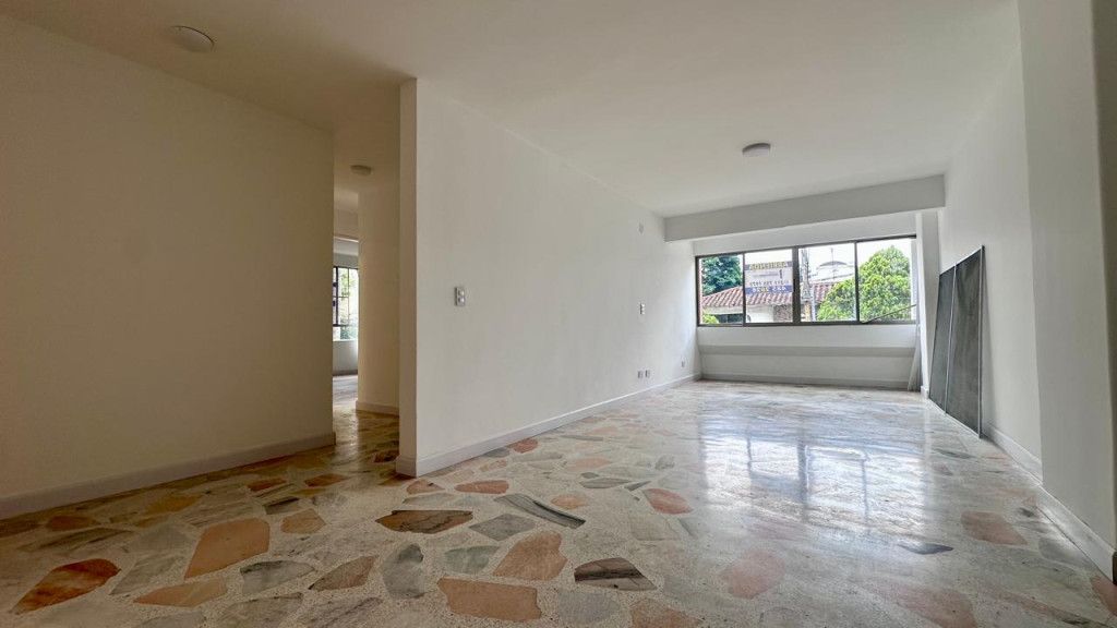 Apartamento en arriendo Valle Del Cauca Cali El Ingenio 130 m2 Habitaciones 3 Baños 3 Garajes 2 Precio $2850000