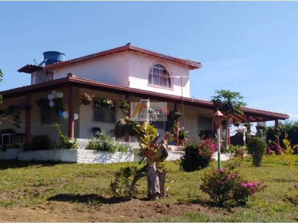 Casa en venta Santander Los Santos Los Santos 232 m2 Habitaciones 4 Baños 2 Garajes 5 Precio $600000000
