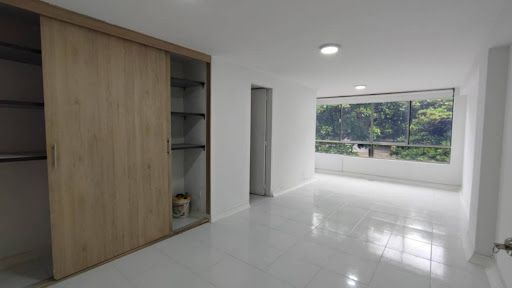 Oficina en arriendo Antioquia Medellín Diego Echavarria 30 m2 Habitaciones 0 Baños 1 Garajes 1 Precio $2000000