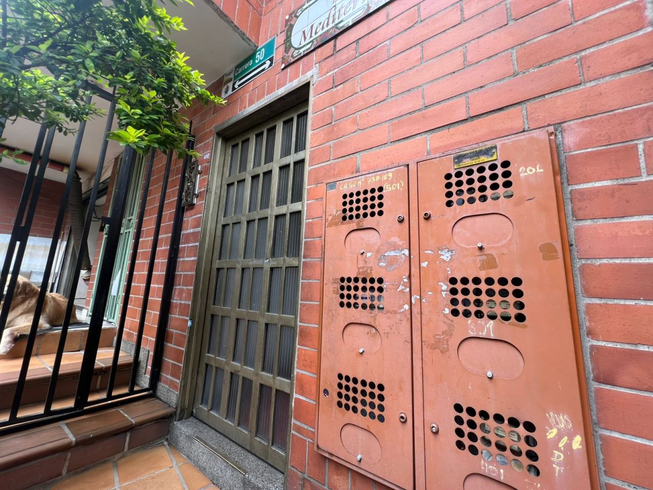 Apartamento en arriendo o venta Antioquia Medellín Calle Nueva 65 m2 Habitaciones 3 Baños 1 Garajes 0 Precio venta $500000000 Precio arriendo $2300000
