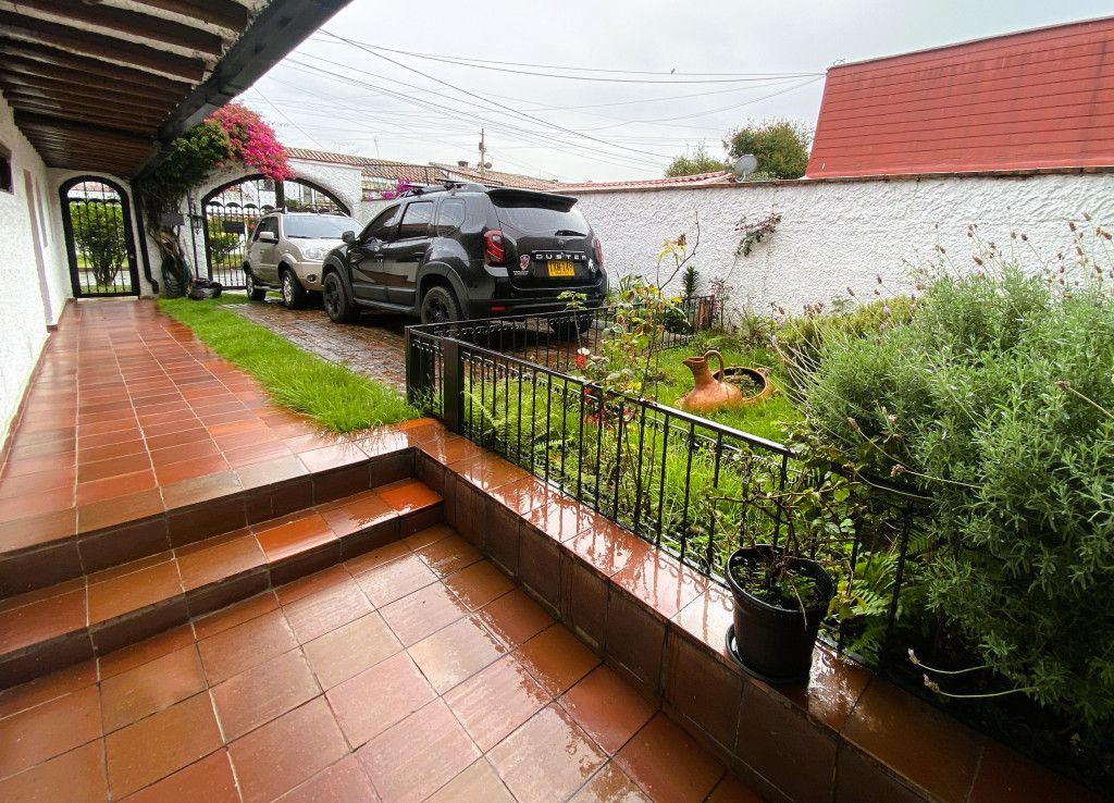Casa en venta Cundinamarca Bogotá Potosí 251 m2 Habitaciones 4 Baños 3 Garajes 3 Precio $1100000000