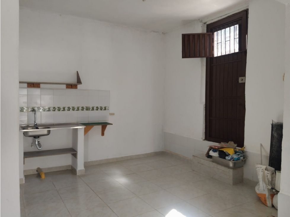 Apartaestudio en arriendo Antioquia Medellín Enciso 38 m2 Habitaciones 0 Baños 1 Garajes 0 Precio $800000