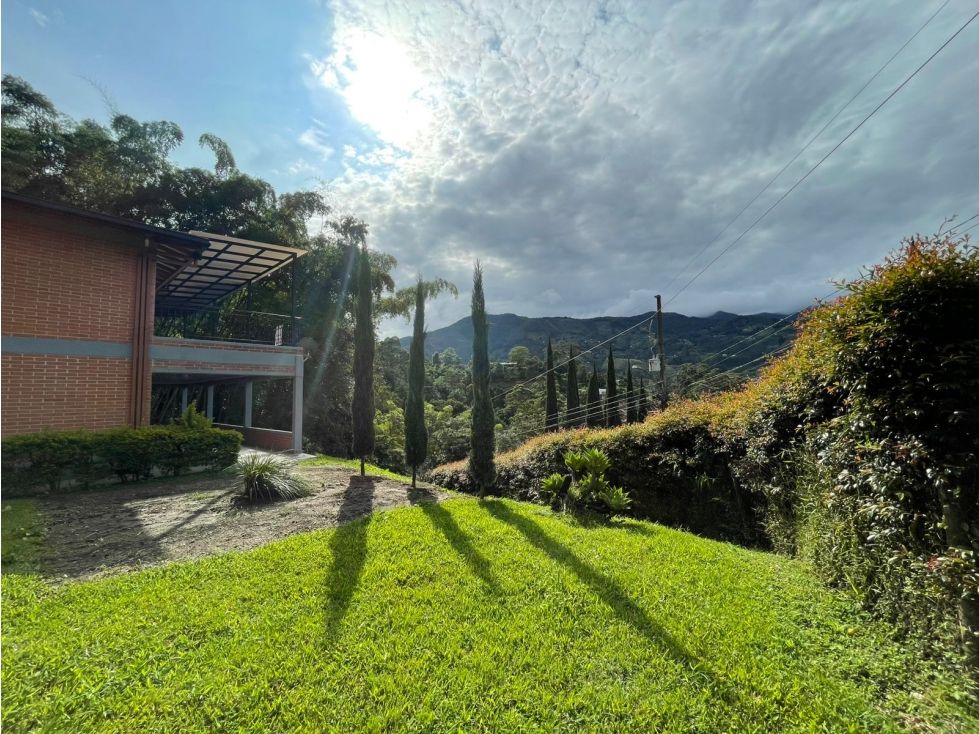 Casa Campestre en venta Antioquia La Estrella La Estrella 385 m2 Habitaciones 4 Baños 4 Garajes 4 Precio $2600000000