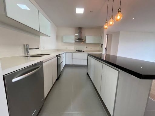 Apartamento en arriendo Antioquia Envigado La Mesa 184 m2 Habitaciones 3 Baños 5 Garajes 2 Precio $9000000