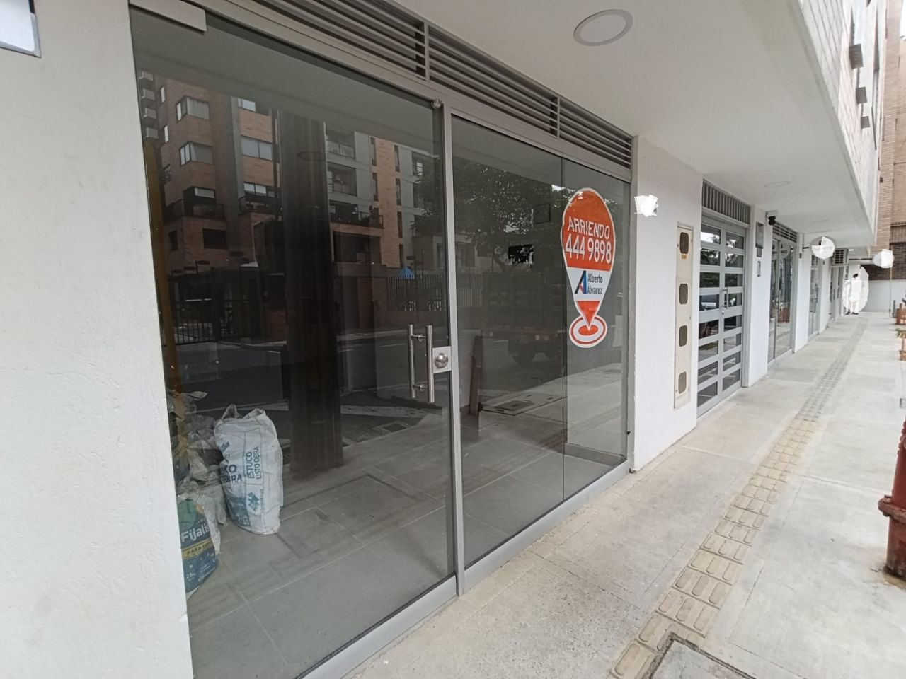 Local en arriendo Antioquia Itagüí Ditaires 70 m2 Habitaciones 0 Baños 1 Garajes 0 Precio $3800000