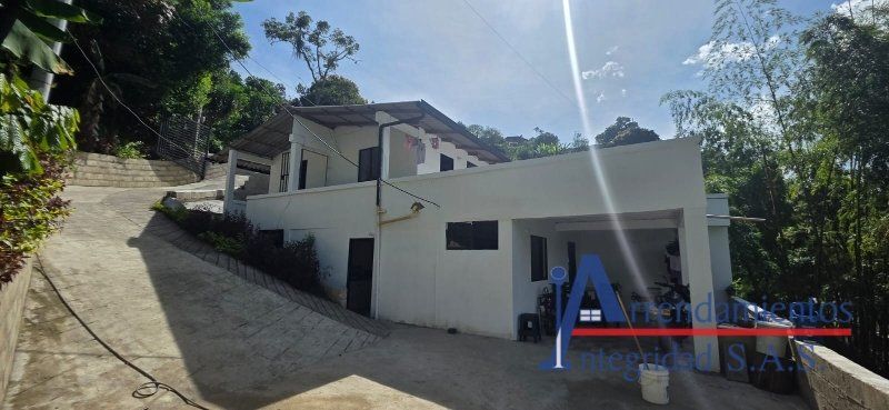 Casa en venta Antioquia Girardota Centro 850 m2 Habitaciones 6 Baños 4 Garajes 0 Precio $470000000