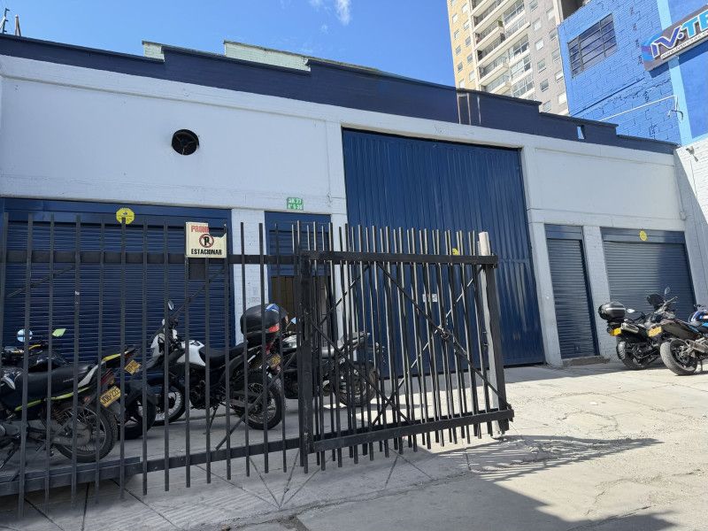 Bodega en venta Cundinamarca Bogotá Ricaurte 750 m2 Habitaciones 0 Baños 3 Garajes 3 Precio $5000000000