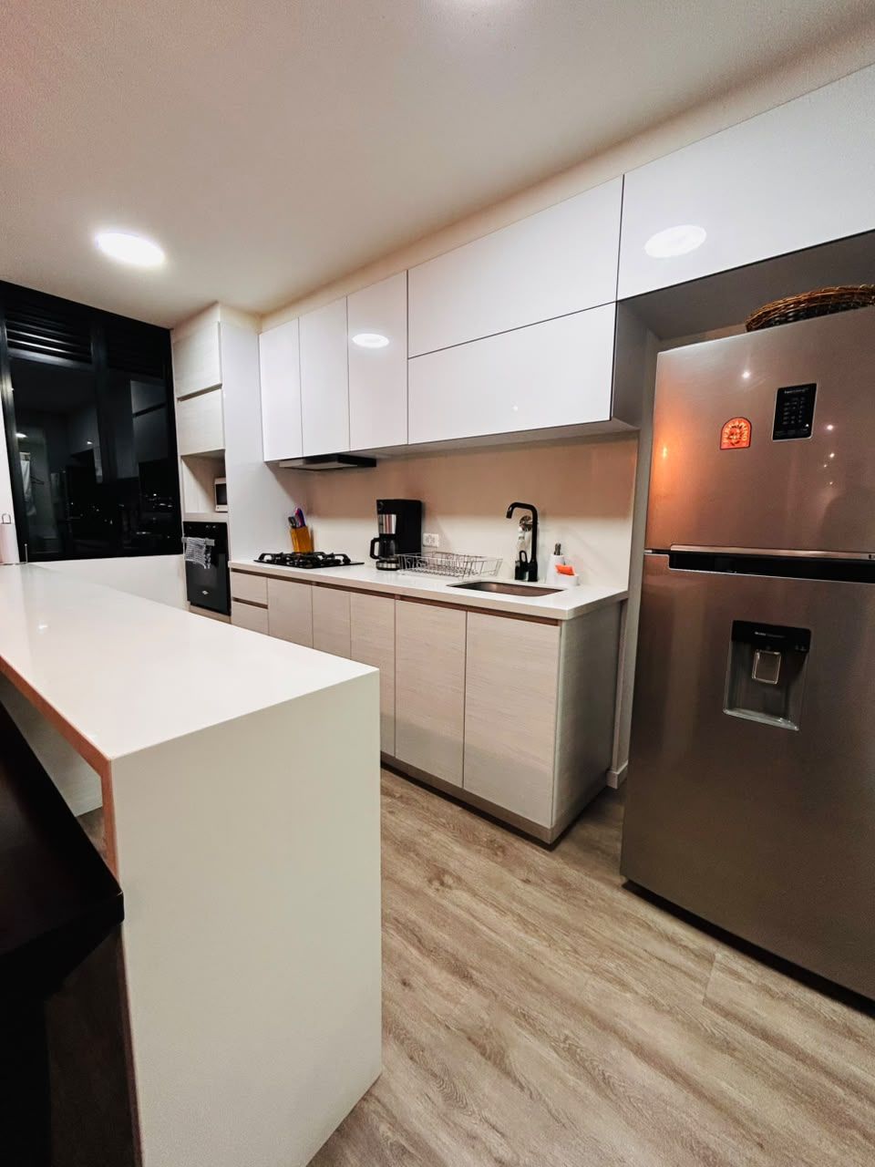 Apartamento en arriendo Antioquia Medellín Lalinde 91 m2 Habitaciones 2 Baños 3 Garajes 2 Precio $6700000
