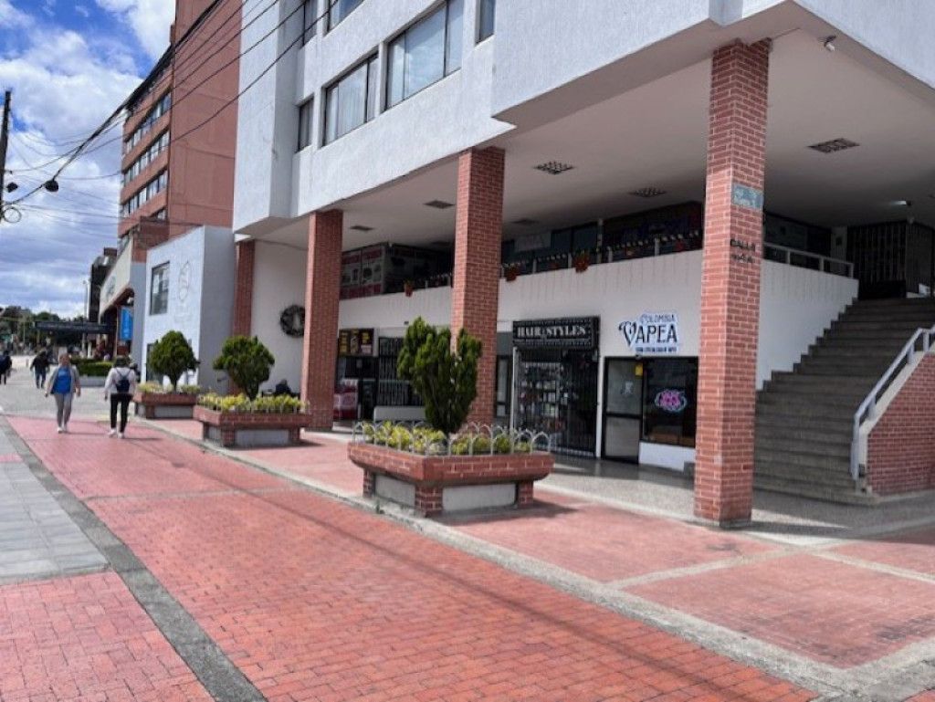 Local en arriendo Cundinamarca Bogotá San Patricio 14 m2 Habitaciones 0 Baños 1 Garajes 0 Precio $1100000