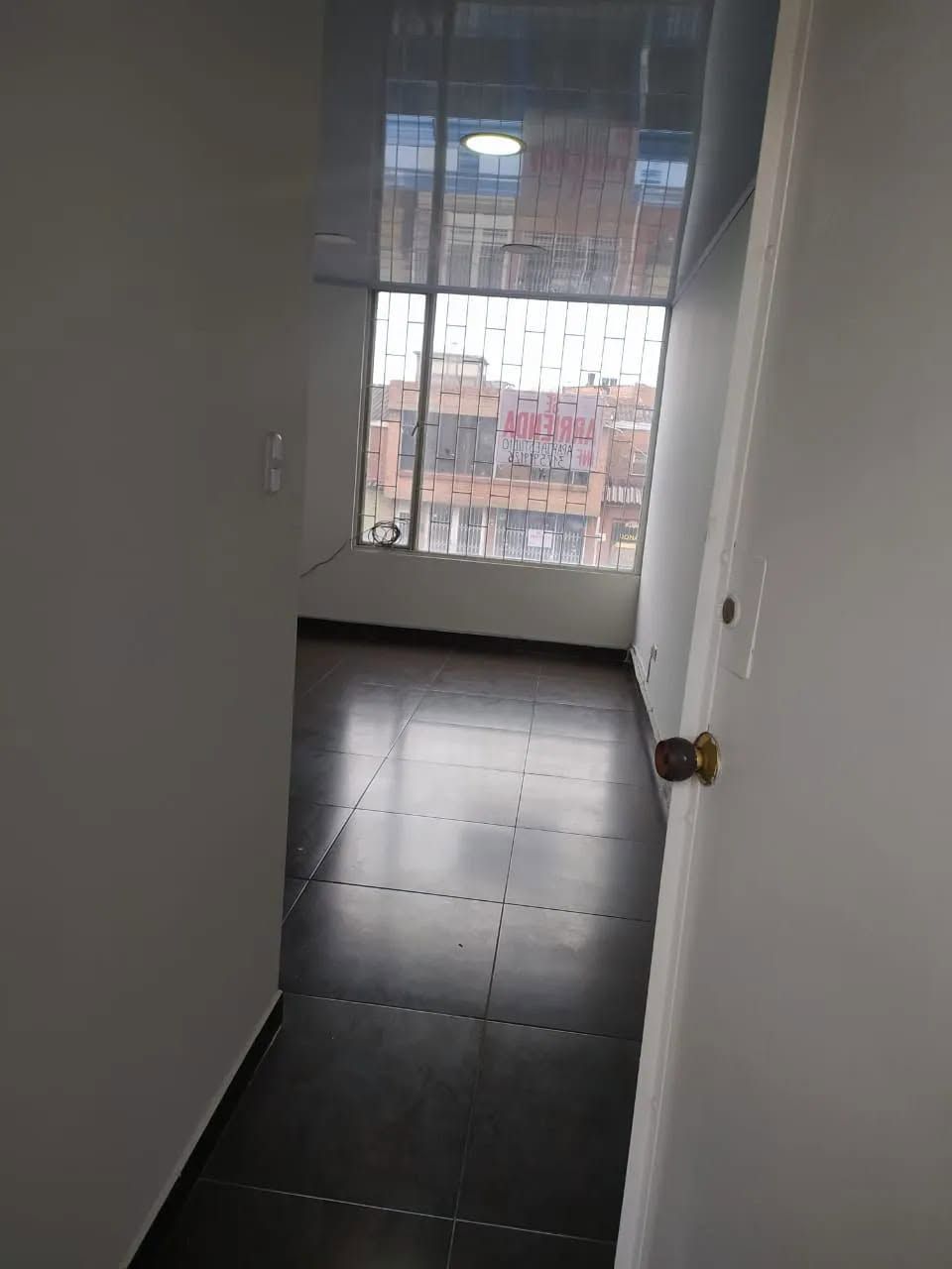 Apartaestudio en arriendo o venta Cundinamarca Bogotá Bavaria 33 m2 Habitaciones 1 Baños 1 Garajes 0 Precio venta $165000000 Precio arriendo $850000