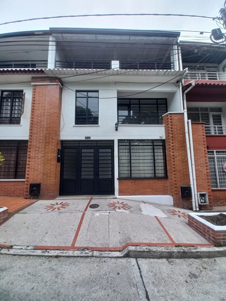 Casa en arriendo Tolima Ibagué Ub Bosques De Varsovia 176 m2 Habitaciones 4 Baños 3 Garajes 1 Precio $2100000