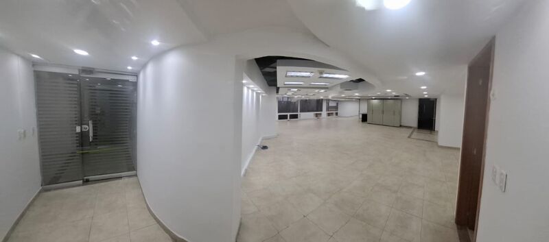 Oficina en venta Cundinamarca Bogotá Sagrado Corazon 310 m2 Habitaciones 0 Baños 4 Garajes 3 Precio $2400000000