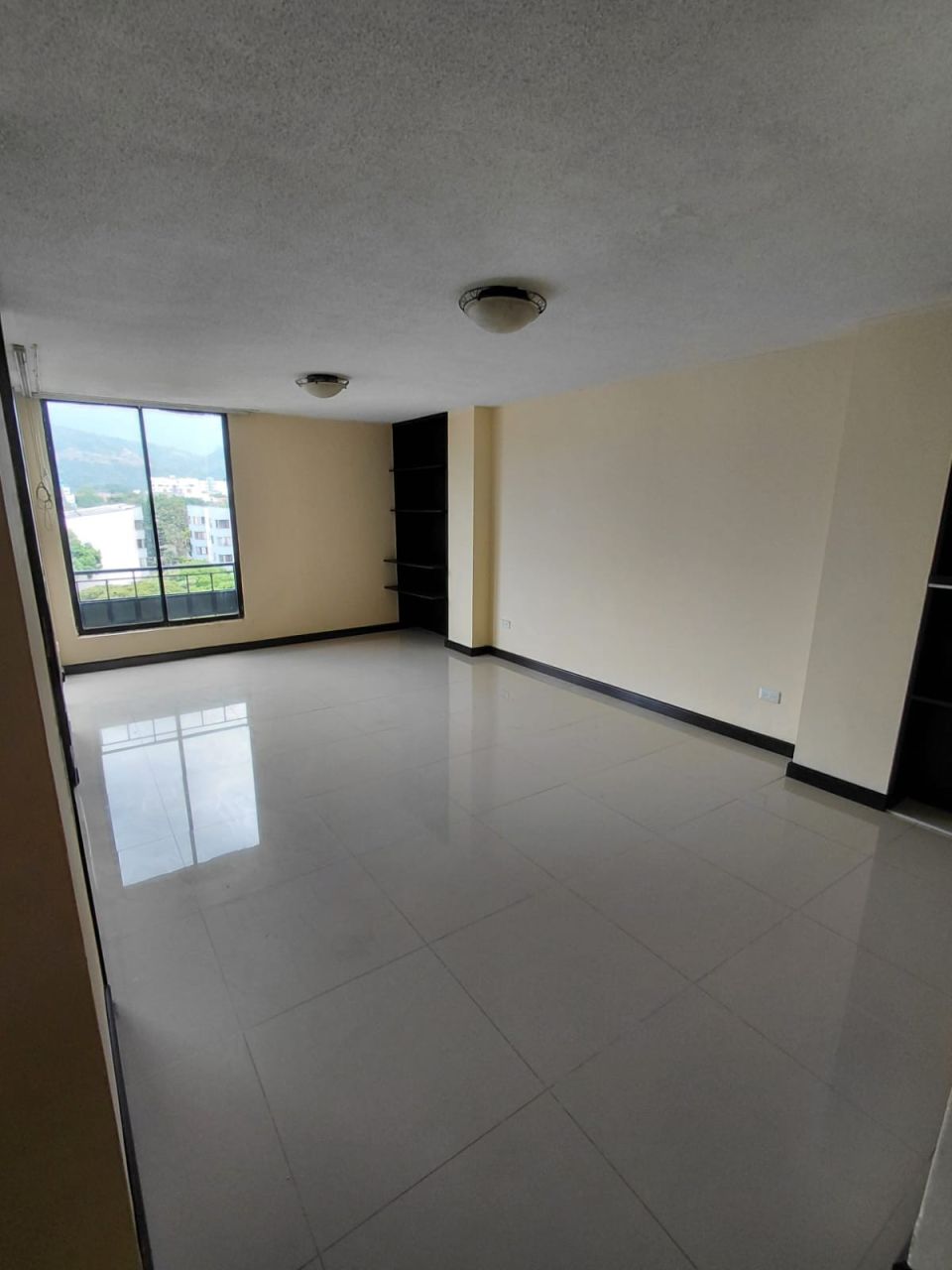 Apartamento en venta Valle Del Cauca Cali El Gran Limonar 86 m2 Habitaciones 2 Baños 2 Garajes 1 Precio $290000000